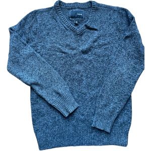 Hurley Grey V Neck Knit sweater in size M 100 percent cotton.
